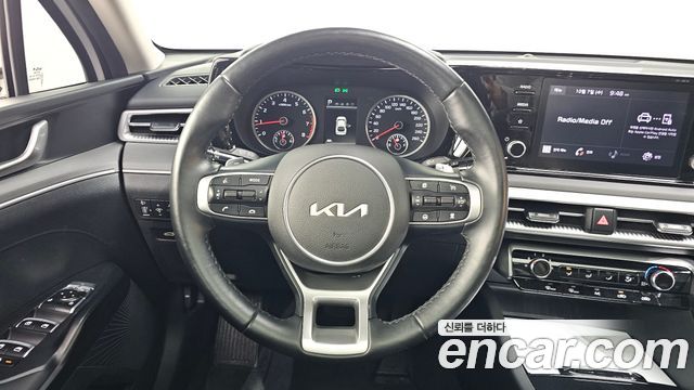 Kia K5 (III) 2.0 LPI(Renter car) Strandard 2023 — фото 12