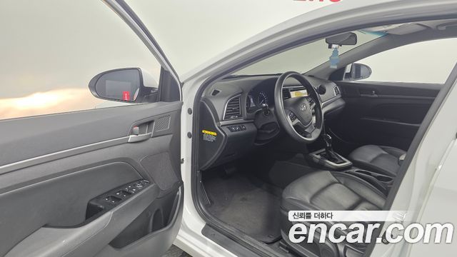 Hyundai Avante (AD) 1.6 GDI Value Plus 2017 — фото 10