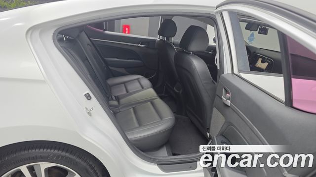 Hyundai Avante (AD) 1.6 GDI Value Plus 2017 — фото 12