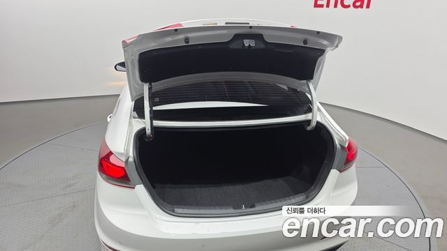 Hyundai Avante (AD) 1.6 GDI Value Plus 2017 — фото 20