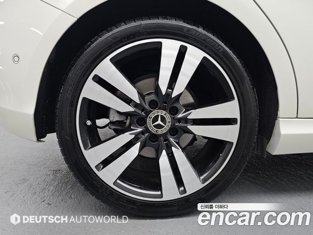 Mercedes-Benz A-Class (W176) A200 2018 — фото 5