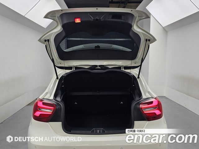 Mercedes-Benz A-Class (W176) A200 2018 — фото 23