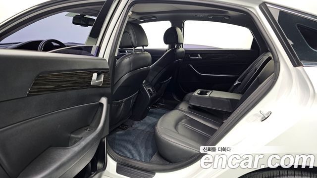 Hyundai Sonata (LF) 2.0 Smart 2015 — фото 11