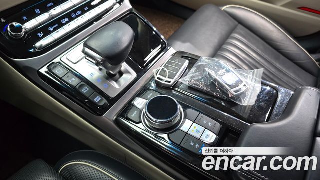 Genesis EQ900 5.0 GDI AWD Prestige 2016 — фото 9