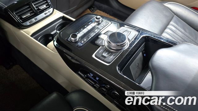 Genesis EQ900 5.0 GDI AWD Prestige 2016 — фото 19