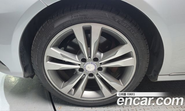 Mercedes-Benz E-Class (W212) E300 4MATIC Avantgarde 2014 — фото 5
