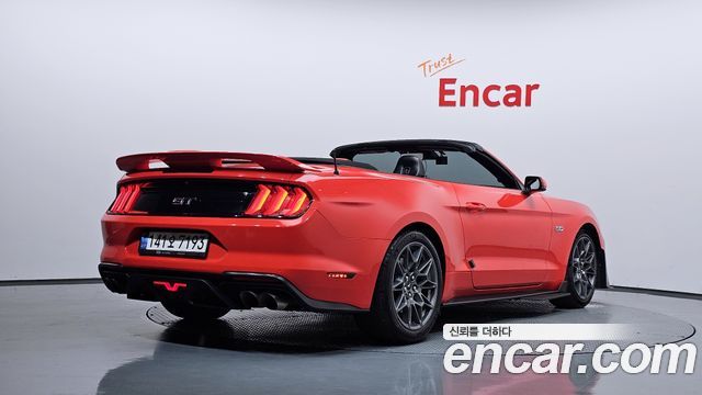 Ford Mustang GT Convertible 2020 — фото 2