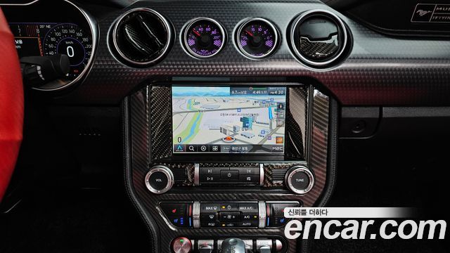 Ford Mustang GT Convertible 2020 — фото 13