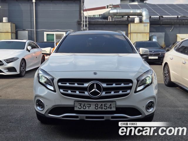 Mercedes-Benz GLA-Class (X156) GLA220 Premium