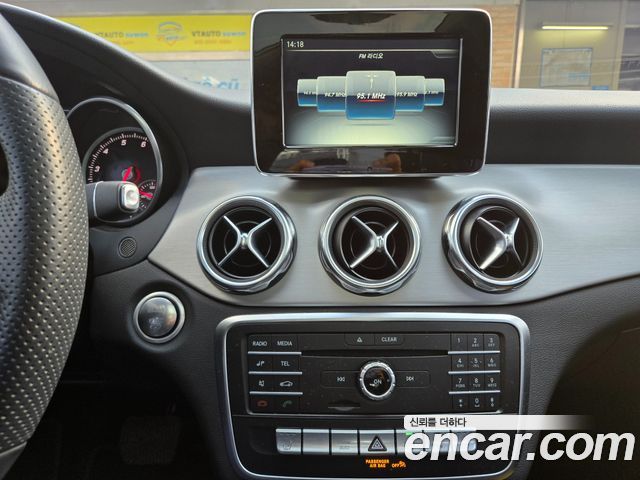 Mercedes-Benz GLA-Class (X156) GLA220 Premium 2019 — фото 15