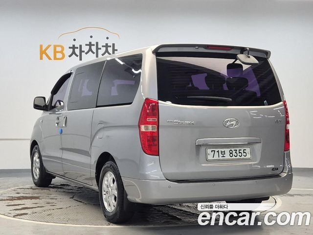 Hyundai Grand Starex 11-Seater Wagon CVX Premium 2012 — фото 2