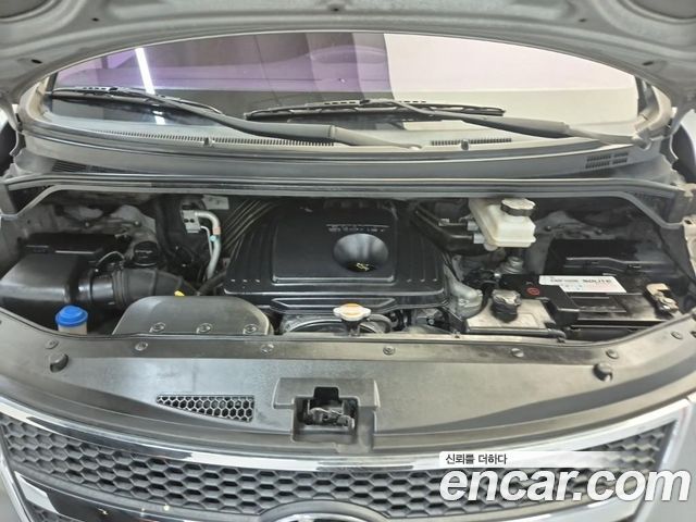 Hyundai Grand Starex 11-Seater Wagon CVX Premium 2012 — фото 5