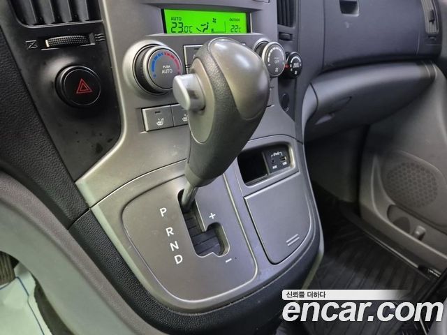 Hyundai Grand Starex 11-Seater Wagon CVX Premium 2012 — фото 8