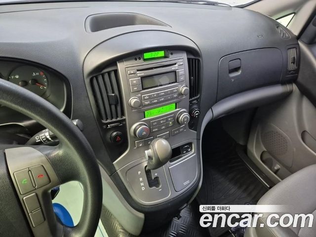 Hyundai Grand Starex 11-Seater Wagon CVX Premium 2012 — фото 10