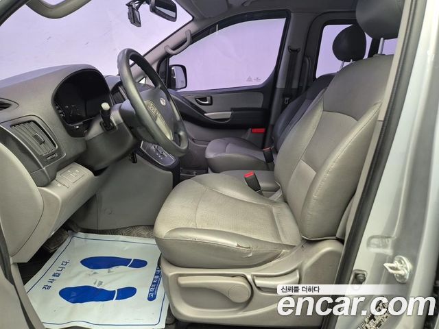 Hyundai Grand Starex 11-Seater Wagon CVX Premium 2012 — фото 15