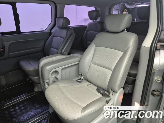 Hyundai Grand Starex 11-Seater Wagon CVX Premium 2012 — фото 16