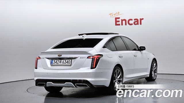 Cadillac CT5 2.0 Sport 2023 — фото 2