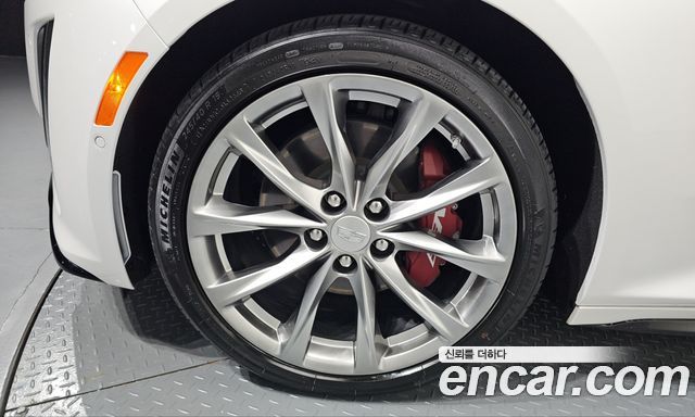 Cadillac CT5 2.0 Sport 2023 — фото 5