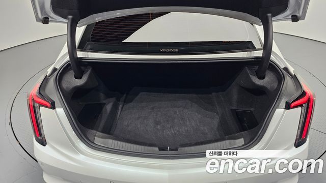 Cadillac CT5 2.0 Sport 2023 — фото 20