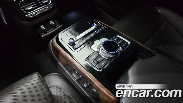 Genesis G90 3.3 T AWD Premium 2019 — фото 18