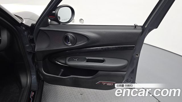 MINI Cooper S Clubman JCW T51 Edition 2020 — фото 24