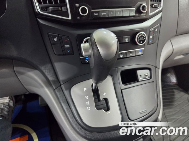 Hyundai Grand Starex 12-Seater Wagon Smart 2016 — фото 16