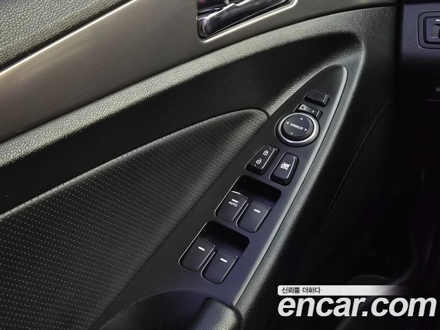 Hyundai Sonata Hybrid 2.0 Modern 2014 — фото 18