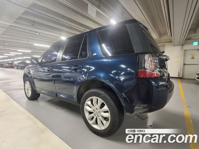 Land Rover Freelander 2 2.2 SD4 HSE 2013 — фото 4