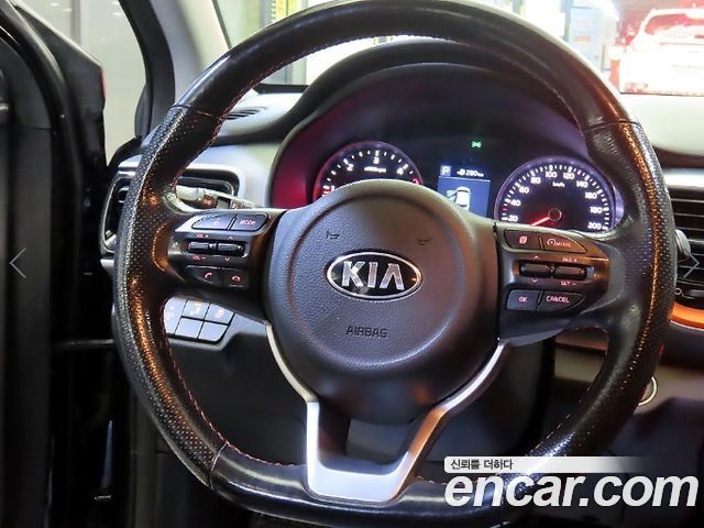 Kia Stonic Diesel 1.6 Prestige 2019 — фото 8
