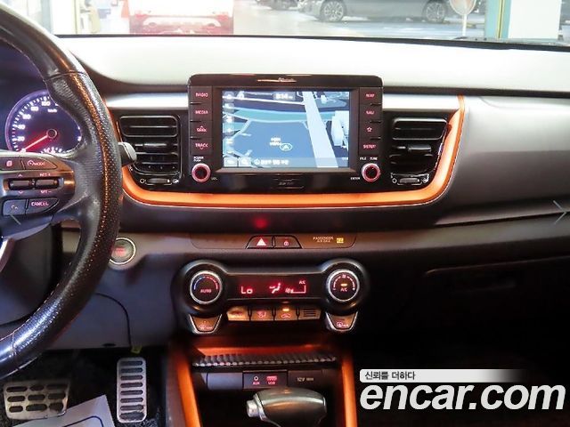 Kia Stonic Diesel 1.6 Prestige 2019 — фото 15