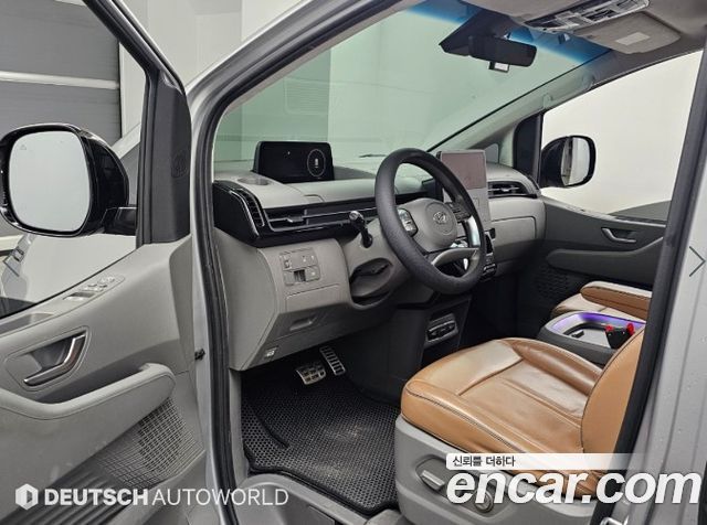 Hyundai Staria L3.5 Lounge 7-Seater Inspiration 2023 — фото 15