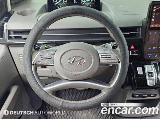 Hyundai Staria L3.5 Lounge 7-Seater Inspiration 2023 — фото 17
