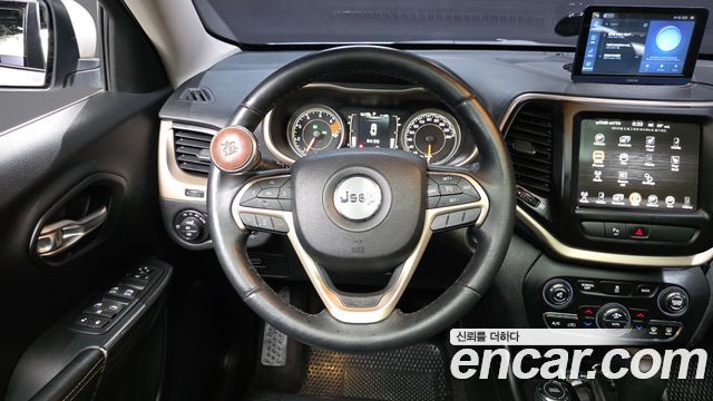 Jeep Cherokee (KL) 2.4 Longitude AWD 2016 — фото 13