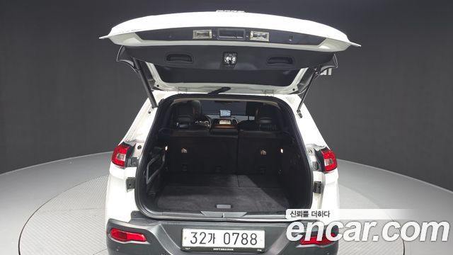 Jeep Cherokee (KL) 2.4 Longitude AWD 2016 — фото 20