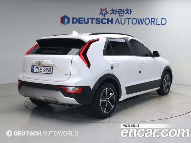 Kia Niro Prestige 2022 — фото 4