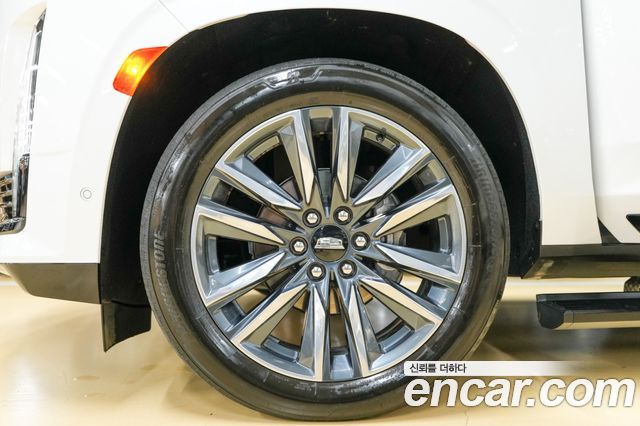 Cadillac Escalade (V) 6.2 ESV ESV Sports Platinum 2023 — фото 5