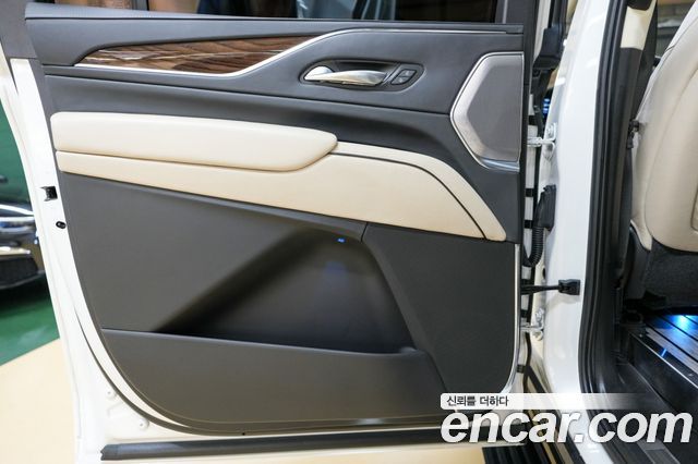 Cadillac Escalade (V) 6.2 ESV ESV Sports Platinum 2023 — фото 23