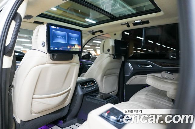 Cadillac Escalade (V) 6.2 ESV ESV Sports Platinum 2023 — фото 24