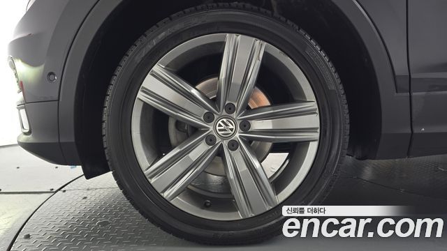 Volkswagen Tiguan (II) 2.0 TDI 4Motion Prestige 2018 — фото 5