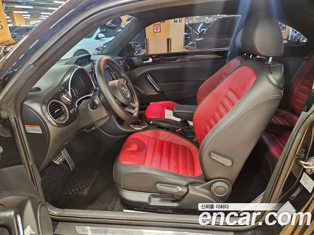 Volkswagen Beetle 2.0 TDI Premium 3rd 2015 — фото 10