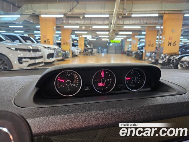 Volkswagen Beetle 2.0 TDI Premium 3rd 2015 — фото 12
