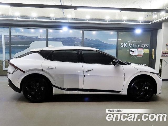 Kia EV6 Long Range 4WD GT Line 2023 — фото 5