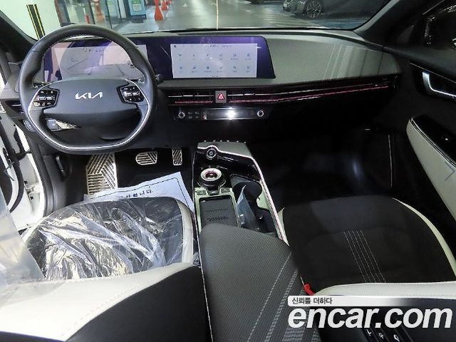 Kia EV6 Long Range 4WD GT Line 2023 — фото 6