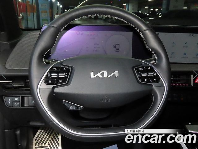Kia EV6 Long Range 4WD GT Line 2023 — фото 10