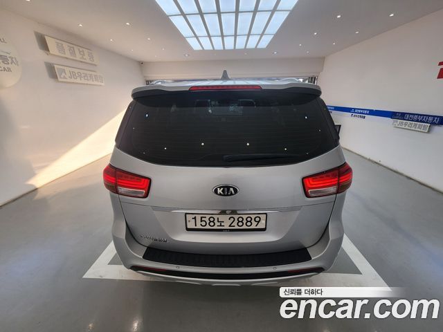 Kia Carnival 9-seater Noblesse 2016 — фото 5