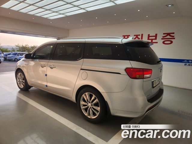 Kia Carnival 9-seater Noblesse 2016 — фото 6