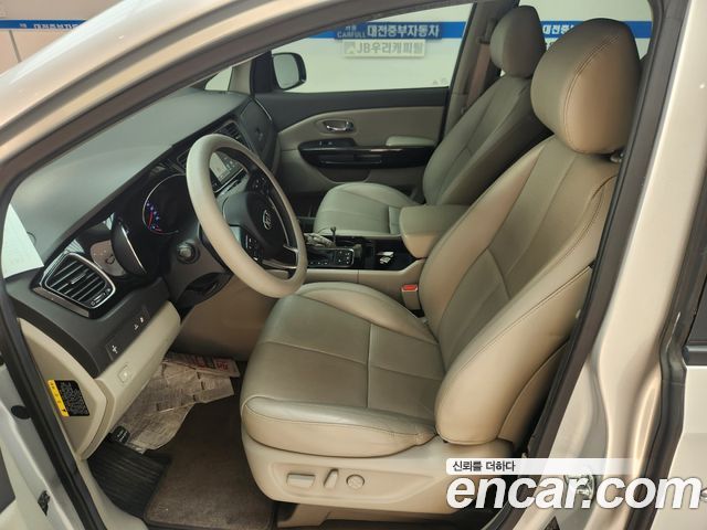 Kia Carnival 9-seater Noblesse 2016 — фото 7