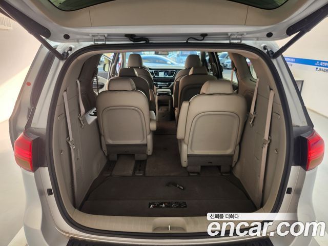 Kia Carnival 9-seater Noblesse 2016 — фото 9