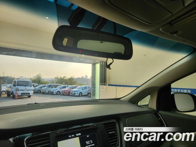 Kia Carnival 9-seater Noblesse 2016 — фото 15