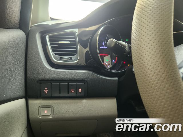 Kia Carnival 9-seater Noblesse 2016 — фото 16